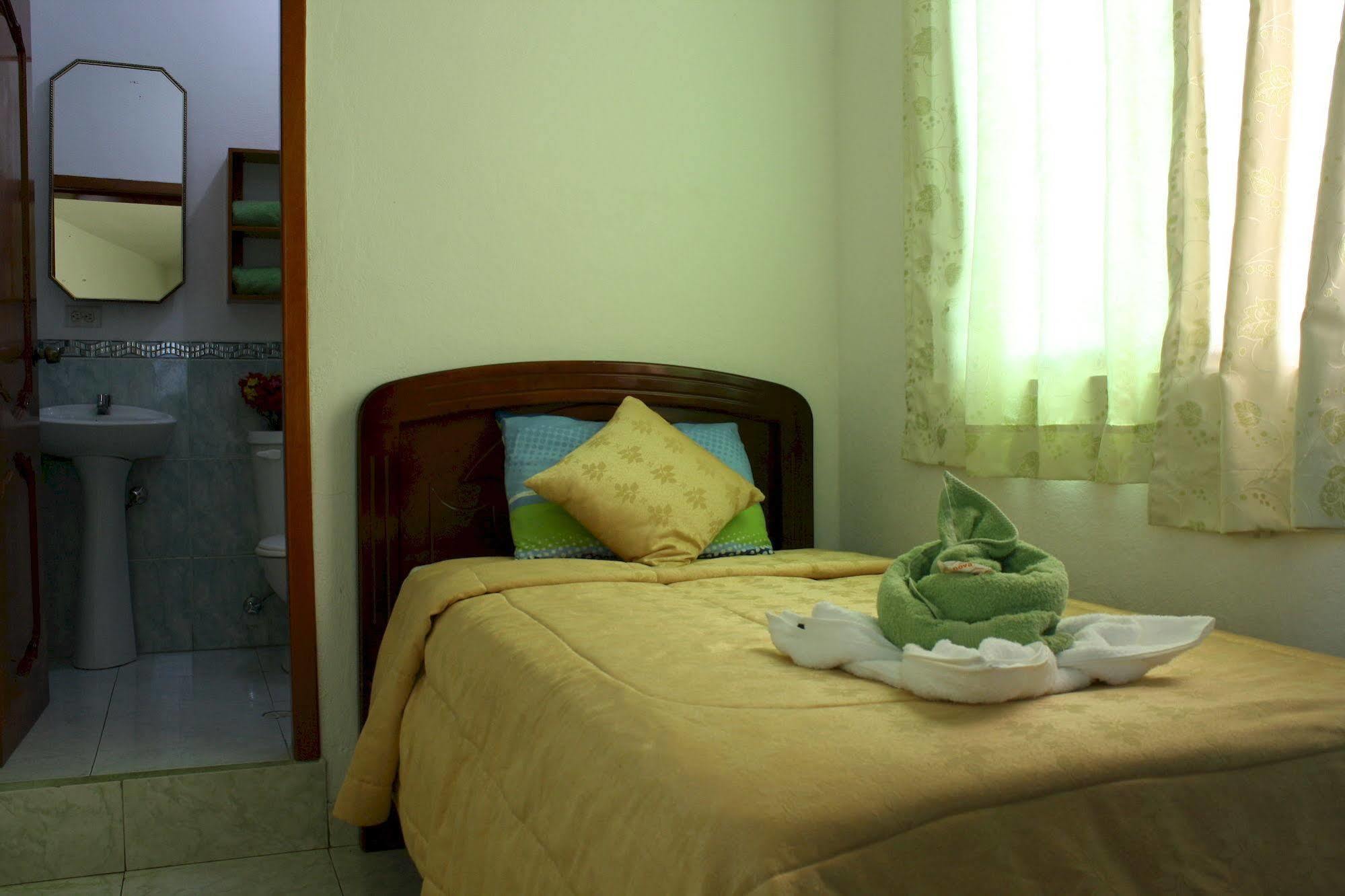 Hostal Espana Puerto Ayora  Eksteriør billede