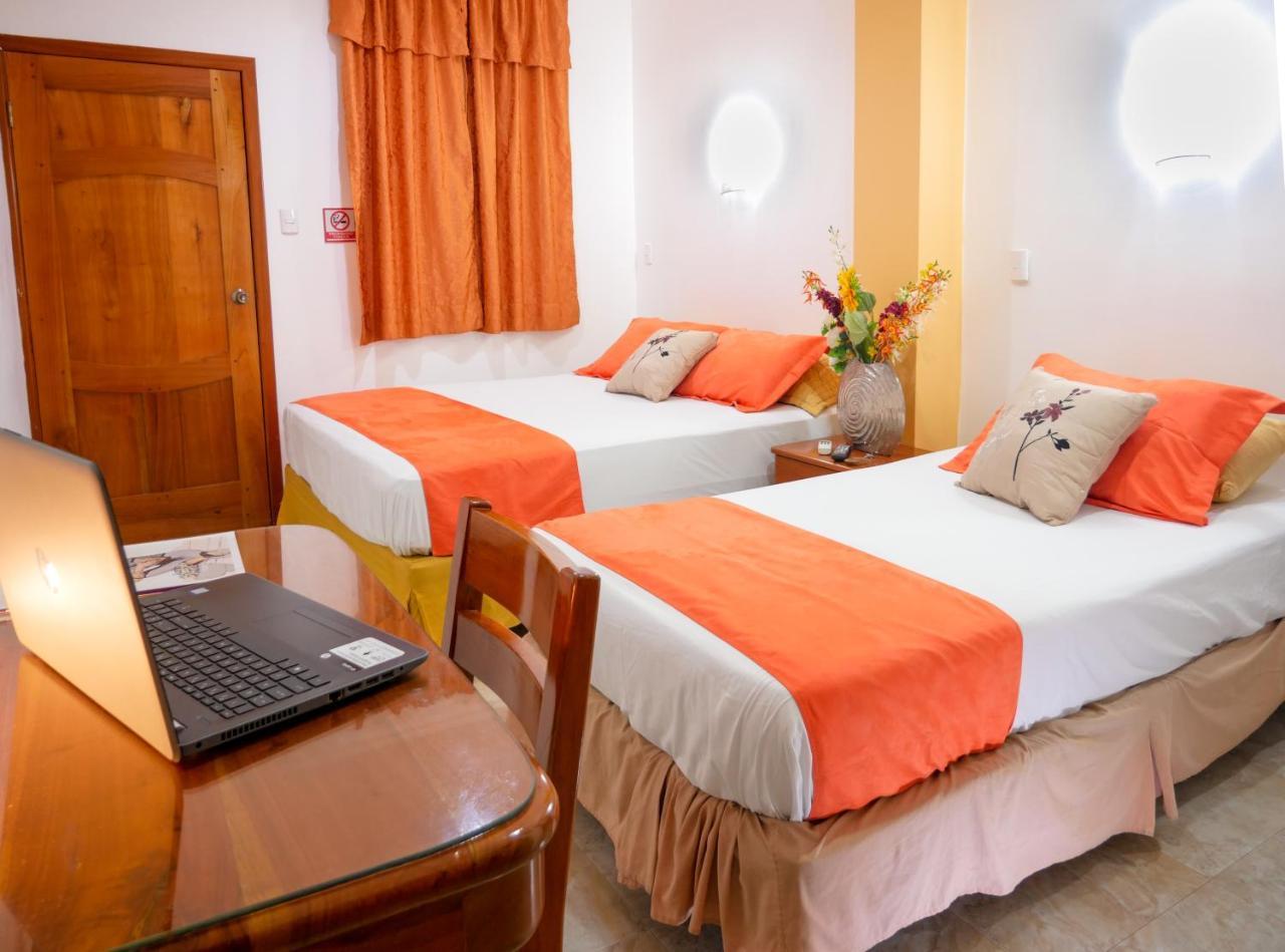 Hostal Espana Puerto Ayora  Eksteriør billede